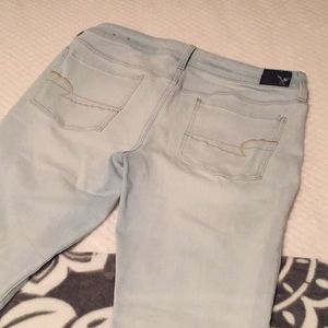 American Eagle Outfitters light wash skinny jeans